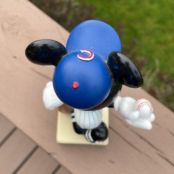 Chicago Cubs Mickey Mouse Bobblehead by Bobbles Dobbles Disney Vintage MLB - Picture 9 of 11